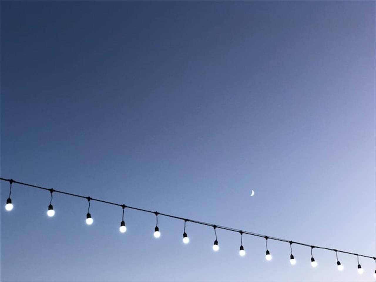 Forvandl dine aftener med en lille lyskæde batteri købt hos SpotShop