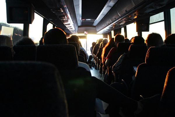 Lej en bus: Den ultimative guide til gruppetransport